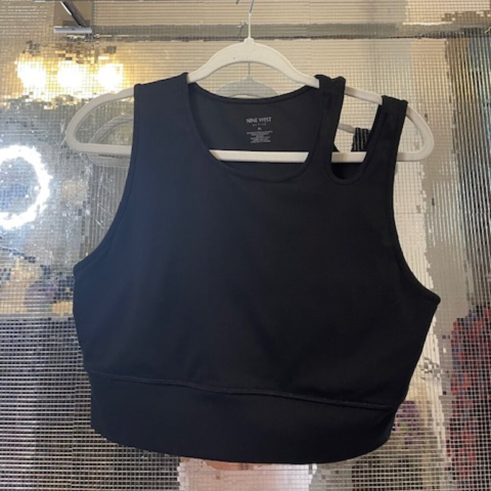 Black Sports Bra High Neck - Detail
